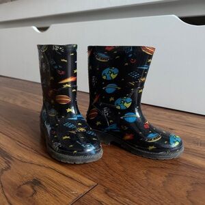 Planets rain boots with lights